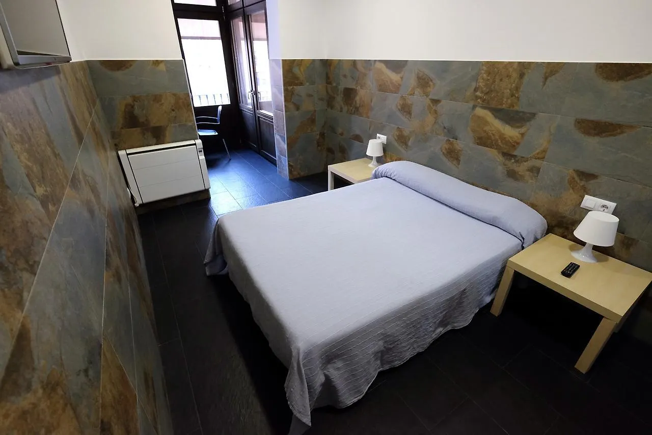Lenin Hostel Barcelona 2*,